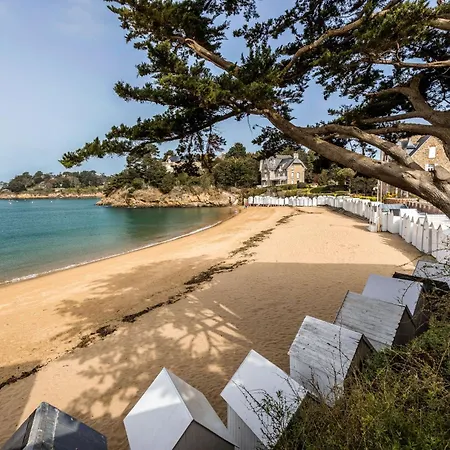Holiday home Maison Lumineuse Pour 8 Avec Grand Jardin Saint-Briac-sur-Mer