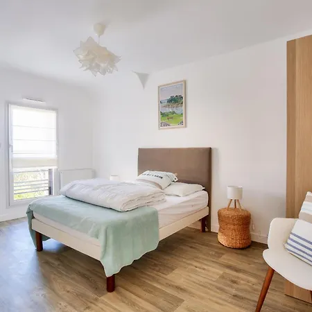 Maison Lumineuse Pour 8 Avec Grand Jardin Holiday home *