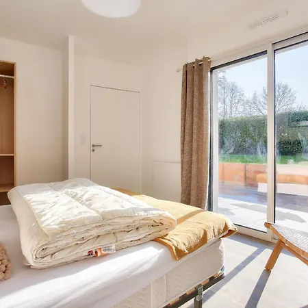 Maison Lumineuse Pour 8 Avec Grand Jardin Holiday home *