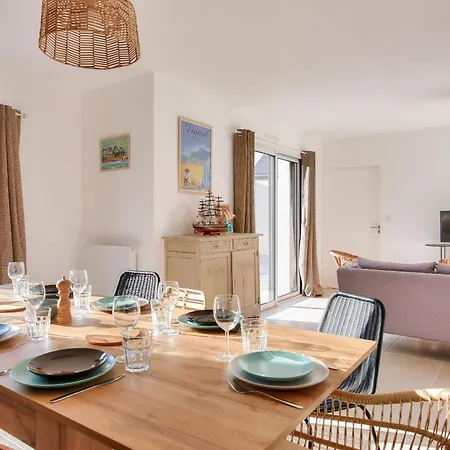 Maison Lumineuse Pour 8 Avec Grand Jardin Holiday home *